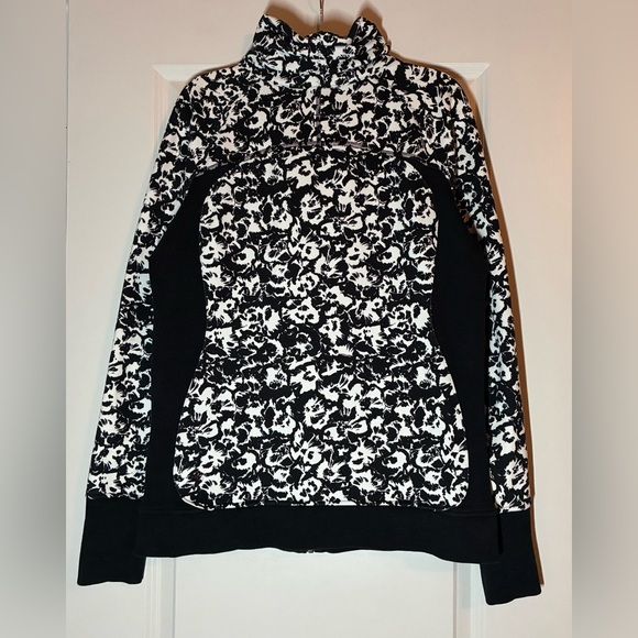Lululemon Cozy Cuddle Up Jacket in Fleur Sombre White Black Size 12 - Picture 9 of 11